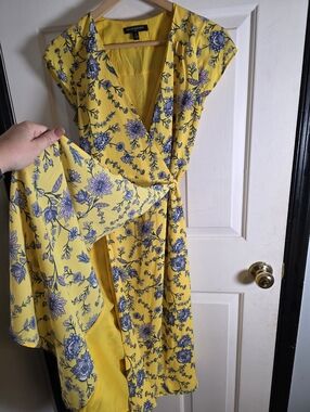 Banana Republic Dress Sz 4 Yellow Blue White Pink Women's V Neck Wrap Sheath